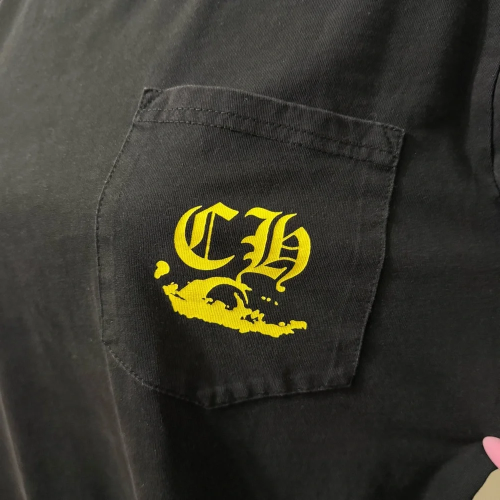 CHROME HEARTS BLACK YELLOW LOGO PRINT CH CHEST POCKET CREWNECK TEE SHIRT - Picture 3 of 10